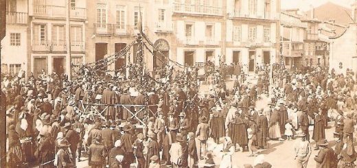Celebración de las Marzas en la Praza Maior de Celanova a inicios del s. XX/ Archivo Botas (Eduardo Núñez)