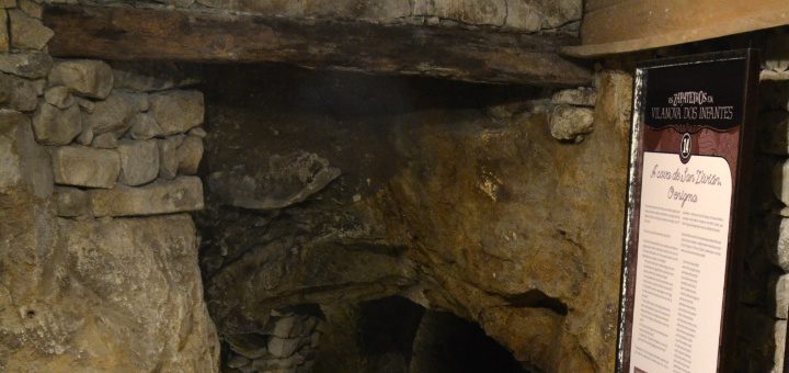 Entrada a la Cueva de San Vivian