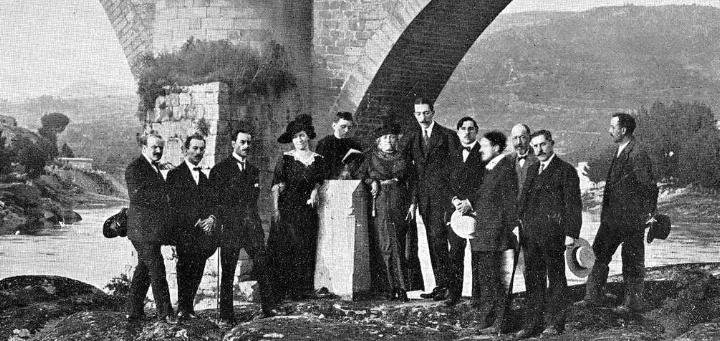 Detalle de los asistentes a la inauguración del monumento (1913)