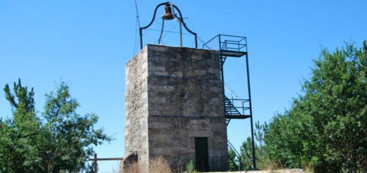 Torre del Reloj de O Facho en el año 2010