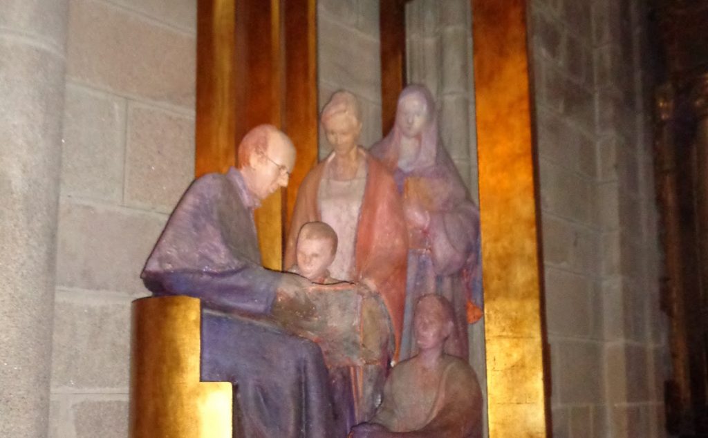 Escultura de san Faustino Míguez en la Catedral de Ourense
