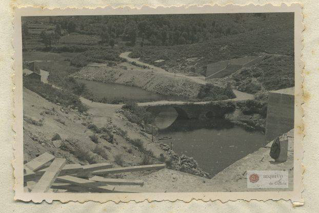 Ponte Pedriña durante la construcción del embalse de As Conchas/ Arquivo de Galicia
